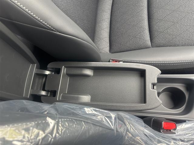 ヤリスクロス ハイブリッドZ 全周囲カメラ クリアランスソナー オートクルーズコントロール レーンアシスト パワーシート 衝突被害軽減システム ナビ TV オートマチックハイビーム オートライト LEDヘッドランプ アルミホイール(62枚目)