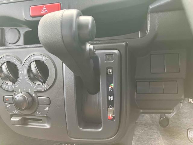 アルト L クリアランスソナー レーンアシスト 衝突被害軽減システム オートライト キーレスエントリー アイドリングストップ 電動格納ミラー シートヒーター CVT 盗難防止システム ABS ESC(6枚目)