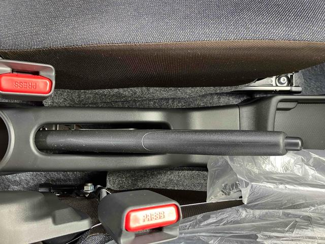 アルト L クリアランスソナー レーンアシスト 衝突被害軽減システム オートライト キーレスエントリー アイドリングストップ 電動格納ミラー シートヒーター CVT 盗難防止システム ABS ESC(23枚目)