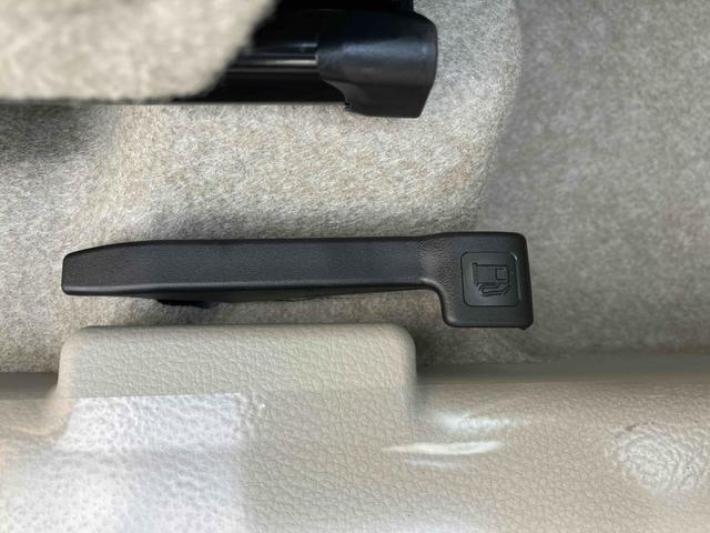 アルトラパン ハイブリッドＧ　クリアランスソナー　レーンアシスト　衝突被害軽減システム　オートライト　スマートキー　アイドリングストップ　電動格納ミラー　シートヒーター　ベンチシート　ＣＶＴ　盗難防止システム　ＡＢＳ　ＥＳＣ（27枚目）