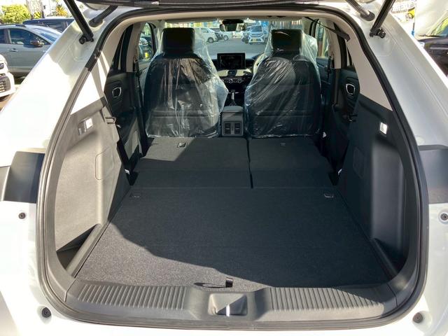 ヴェゼル ｅ：ＨＥＶ　Ｚ　クリアランスソナー　オートクルーズコントロール　レーンアシスト　衝突被害軽減システム　オートライト　ＬＥＤヘッドランプ　アルミホイール　スマートキー　電動格納ミラー　シートヒーター　ＣＶＴ（65枚目）