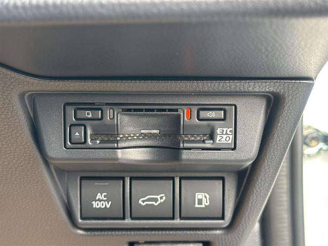 プリウス Ｚ　クリアランスソナー　レーンアシスト　オートクルーズコントロール　パークアシスト　衝突被害軽減システム　全周囲カメラ　ナビ　ＴＶ　アルミホイール　オートマチックハイビーム　オートライト（10枚目）