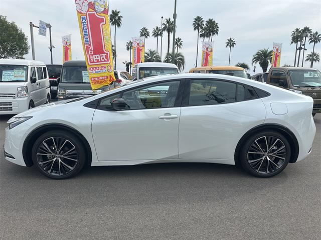 プリウス Ｚ　クリアランスソナー　レーンアシスト　オートクルーズコントロール　パークアシスト　衝突被害軽減システム　全周囲カメラ　ナビ　ＴＶ　アルミホイール　オートマチックハイビーム　オートライト（14枚目）