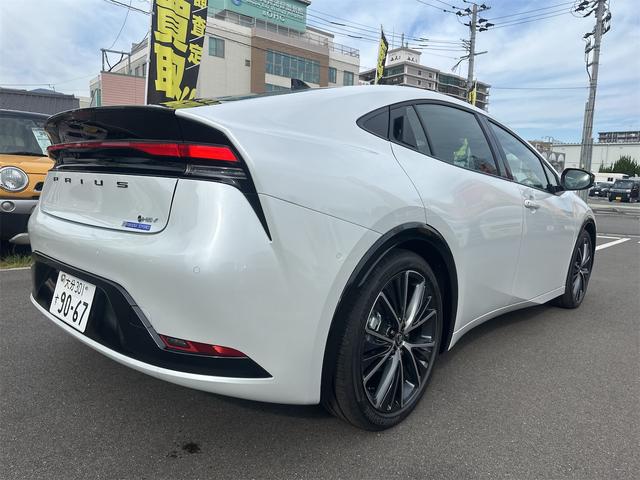 プリウス Ｚ　クリアランスソナー　レーンアシスト　オートクルーズコントロール　パークアシスト　衝突被害軽減システム　全周囲カメラ　ナビ　ＴＶ　アルミホイール　オートマチックハイビーム　オートライト（15枚目）