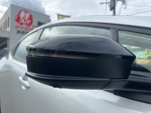 プリウス Ｚ　クリアランスソナー　レーンアシスト　オートクルーズコントロール　パークアシスト　衝突被害軽減システム　全周囲カメラ　ナビ　ＴＶ　アルミホイール　オートマチックハイビーム　オートライト（21枚目）