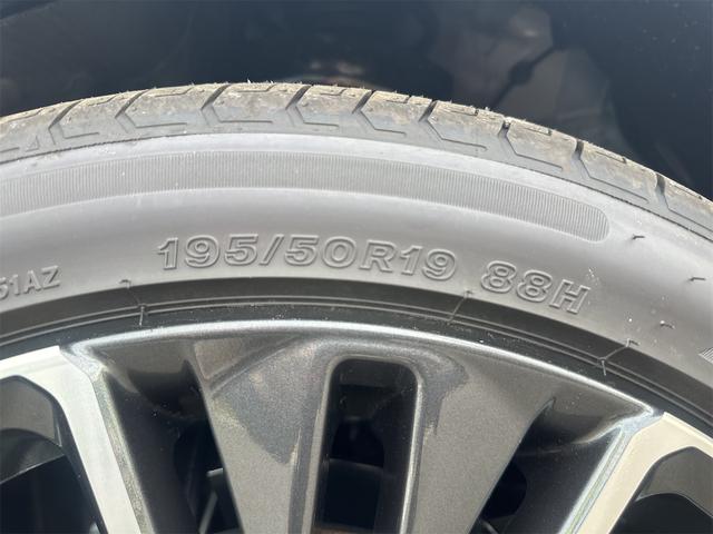 プリウス Ｚ　クリアランスソナー　レーンアシスト　オートクルーズコントロール　パークアシスト　衝突被害軽減システム　全周囲カメラ　ナビ　ＴＶ　アルミホイール　オートマチックハイビーム　オートライト（27枚目）