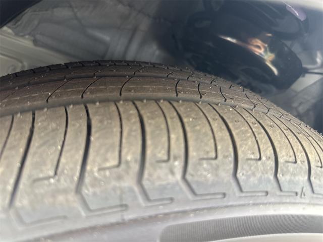 プリウス Ｚ　クリアランスソナー　レーンアシスト　オートクルーズコントロール　パークアシスト　衝突被害軽減システム　全周囲カメラ　ナビ　ＴＶ　アルミホイール　オートマチックハイビーム　オートライト（28枚目）