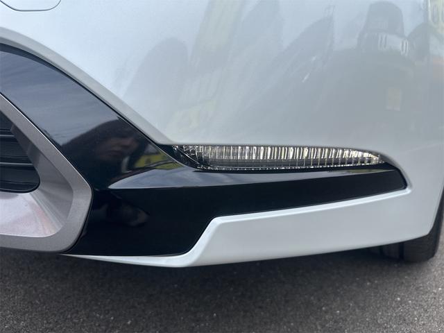 プリウス Ｚ　クリアランスソナー　レーンアシスト　オートクルーズコントロール　パークアシスト　衝突被害軽減システム　全周囲カメラ　ナビ　ＴＶ　アルミホイール　オートマチックハイビーム　オートライト（31枚目）