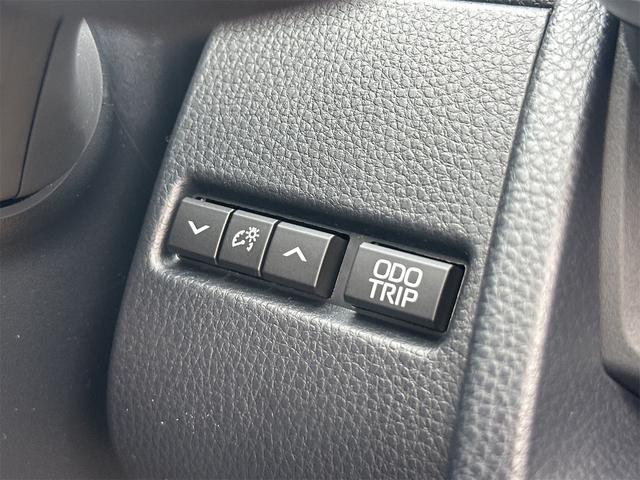 プリウス Ｚ　クリアランスソナー　レーンアシスト　オートクルーズコントロール　パークアシスト　衝突被害軽減システム　全周囲カメラ　ナビ　ＴＶ　アルミホイール　オートマチックハイビーム　オートライト（53枚目）