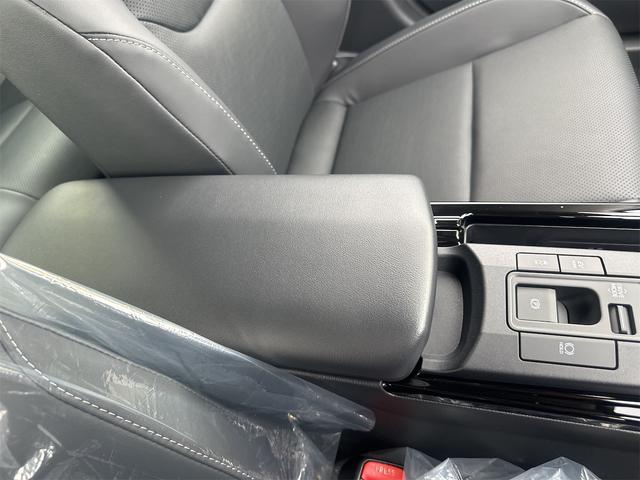 プリウス Ｚ　クリアランスソナー　レーンアシスト　オートクルーズコントロール　パークアシスト　衝突被害軽減システム　全周囲カメラ　ナビ　ＴＶ　アルミホイール　オートマチックハイビーム　オートライト（71枚目）