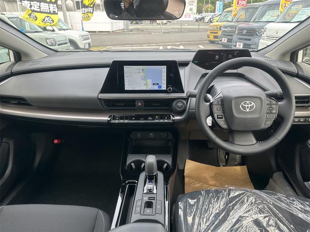 プリウス Ｇ　クリアランスソナー　レーンアシスト　オートクルーズコントロール　衝突被害軽減システム　バックカメラ　ナビ　アルミホイール　オートマチックハイビーム　オートライト　ＬＥＤヘッドランプ　ＣＶＴ（2枚目）