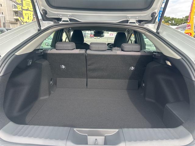 プリウス Ｇ　クリアランスソナー　レーンアシスト　オートクルーズコントロール　衝突被害軽減システム　バックカメラ　ナビ　アルミホイール　オートマチックハイビーム　オートライト　ＬＥＤヘッドランプ　ＣＶＴ（19枚目）