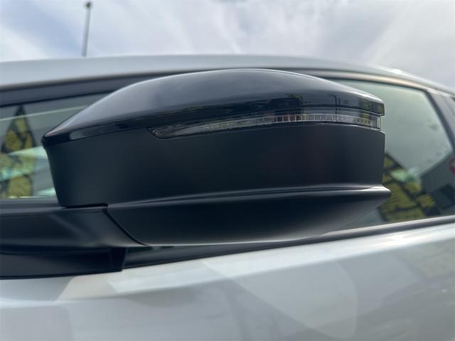 プリウス Ｇ　クリアランスソナー　レーンアシスト　オートクルーズコントロール　衝突被害軽減システム　バックカメラ　ナビ　アルミホイール　オートマチックハイビーム　オートライト　ＬＥＤヘッドランプ　ＣＶＴ（27枚目）