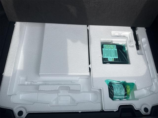 プリウス Ｇ　クリアランスソナー　レーンアシスト　オートクルーズコントロール　衝突被害軽減システム　バックカメラ　ナビ　アルミホイール　オートマチックハイビーム　オートライト　ＬＥＤヘッドランプ　ＣＶＴ（40枚目）