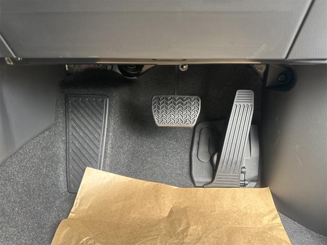 プリウス Ｇ　クリアランスソナー　レーンアシスト　オートクルーズコントロール　衝突被害軽減システム　バックカメラ　ナビ　アルミホイール　オートマチックハイビーム　オートライト　ＬＥＤヘッドランプ　ＣＶＴ（54枚目）