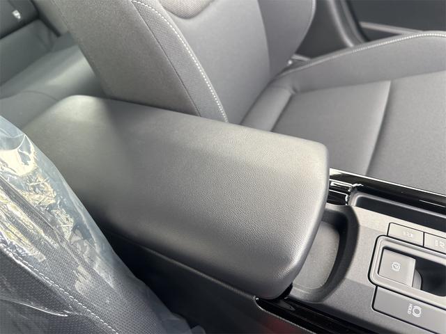 プリウス Ｇ　クリアランスソナー　レーンアシスト　オートクルーズコントロール　衝突被害軽減システム　バックカメラ　ナビ　アルミホイール　オートマチックハイビーム　オートライト　ＬＥＤヘッドランプ　ＣＶＴ（67枚目）