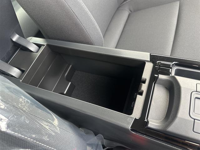 プリウス Ｇ　クリアランスソナー　レーンアシスト　オートクルーズコントロール　衝突被害軽減システム　バックカメラ　ナビ　アルミホイール　オートマチックハイビーム　オートライト　ＬＥＤヘッドランプ　ＣＶＴ（68枚目）