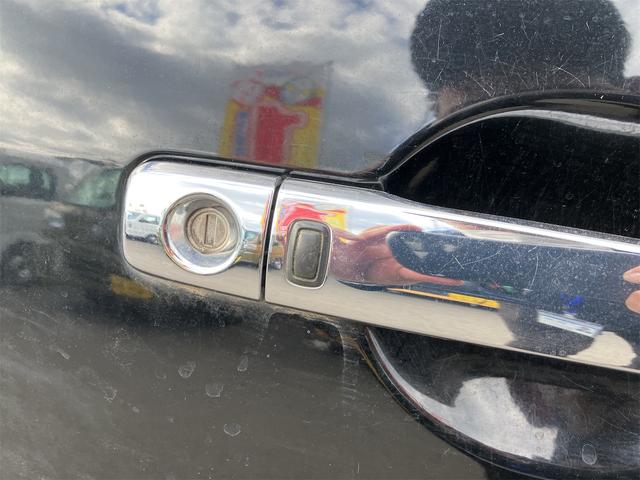 セレナ ハイウェイスター　Ｓ－ハイブリッド　ＥＴＣ　バックカメラ　ナビ　ＴＶ　オートクルーズコントロール　両側電動スライドドア　オートライト　スマートキー　アイドリングストップ　電動格納ミラー　後席モニター　３列シート　ＣＶＴ　アルミホイール（30枚目）