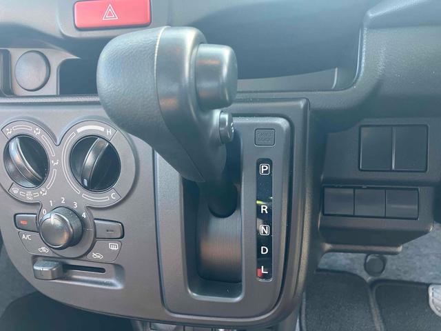 アルト Ｌ　クリアランスソナー　レーンアシスト　衝突被害軽減システム　オートライト　キーレスエントリー　アイドリングストップ　電動格納ミラー　シートヒーター　ＣＶＴ　盗難防止システム　ＡＢＳ　ＥＳＣ（6枚目）