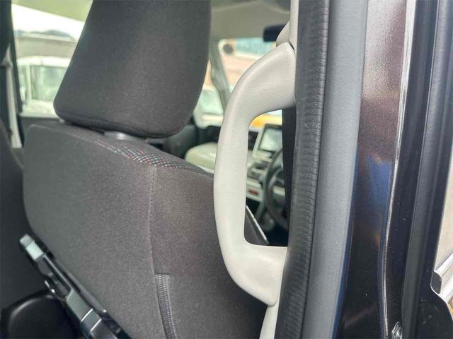 スペーシア バックカメラ 両側電動スライドドア ナビ クリアランスソナー レーンアシスト 衝突被害軽減システム オートライト スマートキー アイドリングストップ 電動格納ミラー シートヒーター ベンチシート(44枚目)