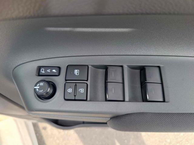 シエンタ ハイブリッドＧ　登録済未使用車　全周囲カメラ　ナビ　ＴＶ　クリアランスソナー　オートクルーズコントロール　レーンアシスト　衝突被害軽減システム　両側スライドドア　オートマチックハイビーム　オートライト（9枚目）