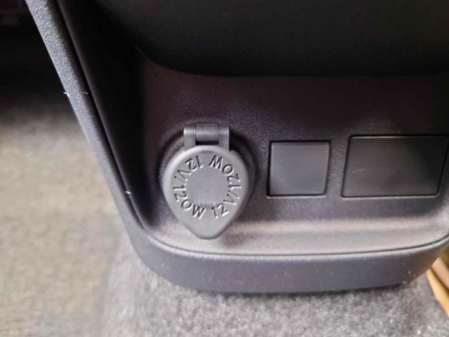 シエンタ ハイブリッドＧ　登録済未使用車　全周囲カメラ　ナビ　ＴＶ　クリアランスソナー　オートクルーズコントロール　レーンアシスト　衝突被害軽減システム　両側スライドドア　オートマチックハイビーム　オートライト（26枚目）