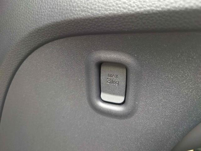 シエンタ ハイブリッドＧ　登録済未使用車　全周囲カメラ　ナビ　ＴＶ　クリアランスソナー　オートクルーズコントロール　レーンアシスト　衝突被害軽減システム　両側スライドドア　オートマチックハイビーム　オートライト（27枚目）