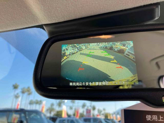 バックカメラ装備。駐車が苦手な方には欠かせません。