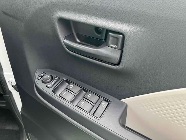 �p���[�E�B���h�E�̃X�C�b�`�ł���B�^�]�Ȃɋ��Ȃ��瑋���J���߂̃R���g���[���ł��܂���B