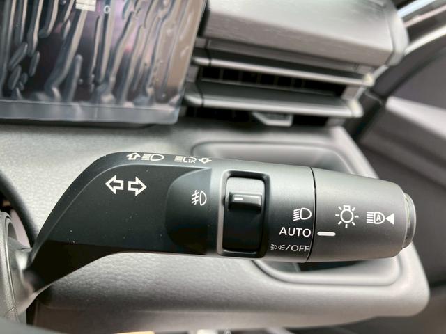 セレナ ｅ－パワー　ＸＶ　全周囲カメラ　クリアランスソナー　オートクルーズコントロール　レーンアシスト　衝突被害軽減システム　両側電動スライドドア　オートマチックハイビーム　オートライト　ＬＥＤヘッドランプ　スマートキー（10枚目）