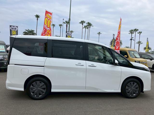 セレナ ｅ－パワー　ＸＶ　全周囲カメラ　クリアランスソナー　オートクルーズコントロール　レーンアシスト　衝突被害軽減システム　両側電動スライドドア　オートマチックハイビーム　オートライト　ＬＥＤヘッドランプ　スマートキー（24枚目）