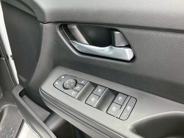 セレナ ｅ－パワー　ＸＶ　全周囲カメラ　クリアランスソナー　オートクルーズコントロール　レーンアシスト　衝突被害軽減システム　両側電動スライドドア　オートマチックハイビーム　オートライト　ＬＥＤヘッドランプ　スマートキー（63枚目）