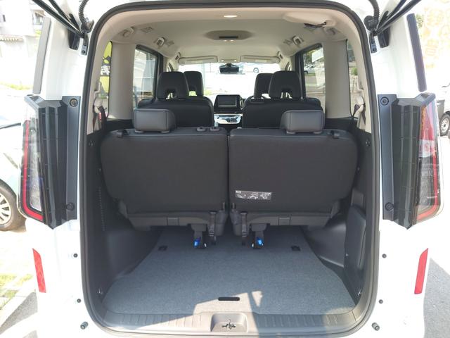 セレナ ｅ－パワー　ハイウェイスターＶ（13枚目）