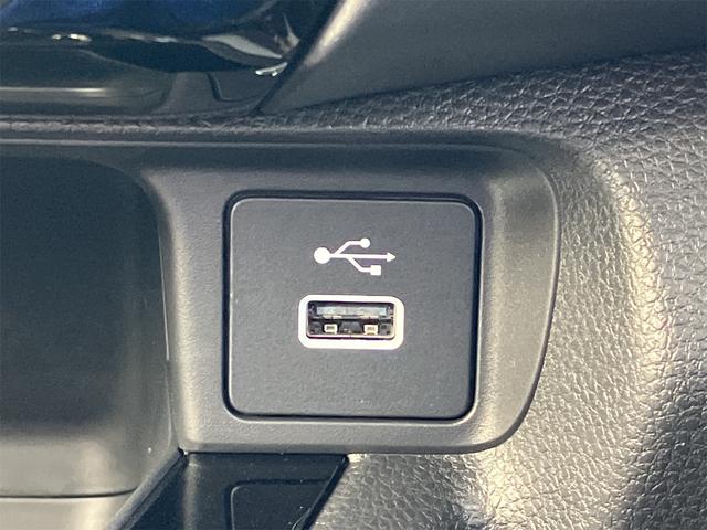 ヴェゼル ｅ：ＨＥＶ　Ｚ　バックカメラ　クリアランスソナー　アダプティブクルーズコントロール　レーンアシスト　オートライト　アルミホイール　スマートキー　電動格納ミラー　シートヒーター　ＣＶＴ　ＵＳＢ　ＥＳＣ　エアコン（53枚目）