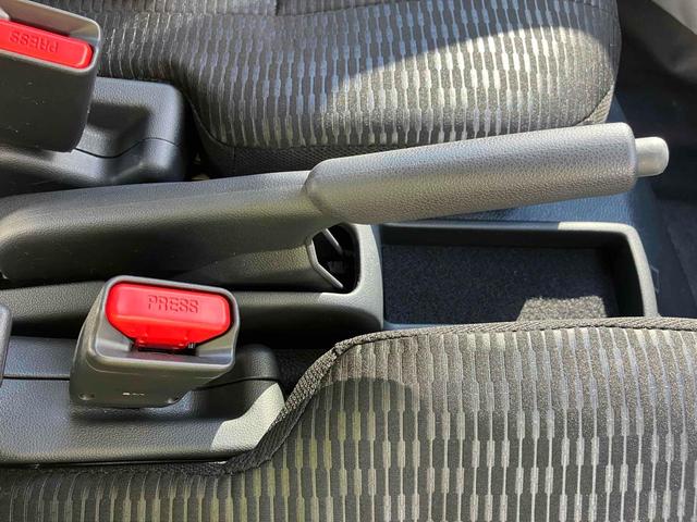 ハイゼットカーゴ ＤＸ　ＣＶＴ　衝突被害軽減システム　クリアランスソナー　両側スライドドア　キーレスエントリー　アイドリングストップ　オートライト　ＥＳＣ　エアコン　パワーステアリング　パワーウィンドウ（35枚目）