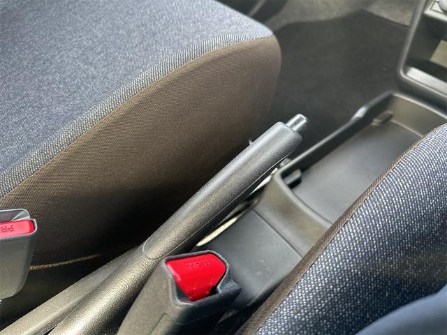 アルト L クリアランスソナー レーンアシスト 衝突被害軽減システム オートライト キーレスエントリー アイドリングストップ 電動格納ミラー シートヒーター CVT 盗難防止システム ABS ESC(11枚目)