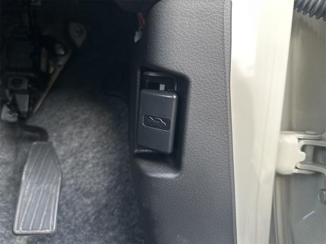 アルト L クリアランスソナー レーンアシスト 衝突被害軽減システム オートライト キーレスエントリー アイドリングストップ 電動格納ミラー シートヒーター CVT 盗難防止システム ABS ESC(41枚目)