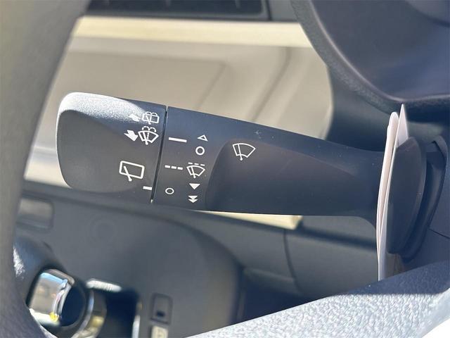 ムーヴキャンバス ストライプスＧ　バックカメラ　両側電動スライドドア　クリアランスソナー　衝突被害軽減システム　ＬＥＤヘッドランプ　スマートキー　アイドリングストップ　電動格納ミラー　シートヒーター　ベンチシート（10枚目）