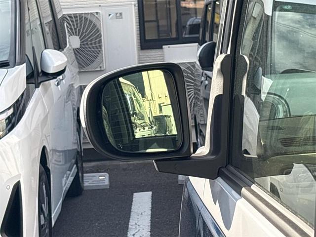 ムーヴキャンバス ストライプスＧ　バックカメラ　両側電動スライドドア　クリアランスソナー　衝突被害軽減システム　ＬＥＤヘッドランプ　スマートキー　アイドリングストップ　電動格納ミラー　シートヒーター　ベンチシート（18枚目）