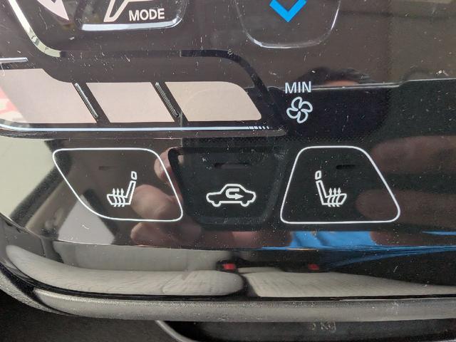 eKワゴン G クリアランスソナー 衝突被害軽減システム スマートキー アイドリングストップ 電動格納ミラー シートヒーター ベンチシート CVT 盗難防止システム ABS ESC 衝突安全ボディ エアコン(6枚目)