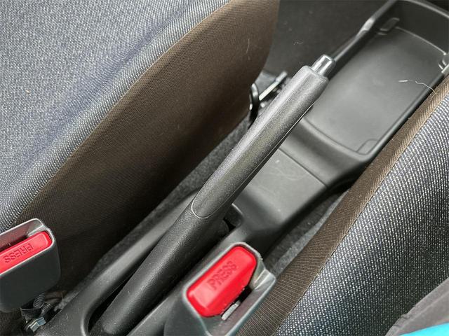 アルト Ｌ　クリアランスソナー　レーンアシスト　衝突被害軽減システム　オートライト　キーレスエントリー　アイドリングストップ　電動格納ミラー　シートヒーター　ＣＶＴ　盗難防止システム　ＡＢＳ　ＥＳＣ（17枚目）