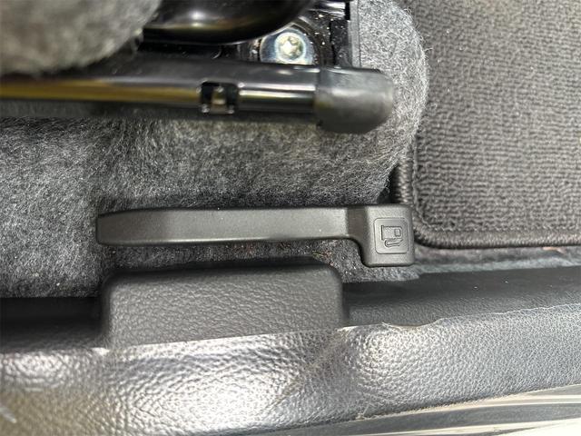 アルト Ｌ　クリアランスソナー　レーンアシスト　衝突被害軽減システム　オートライト　キーレスエントリー　アイドリングストップ　電動格納ミラー　シートヒーター　ＣＶＴ　盗難防止システム　ＡＢＳ　ＥＳＣ（40枚目）