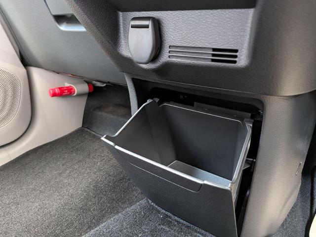 ｅＫワゴン Ｍ　届出済未使用車　バックカメラ　クリアランスソナー　衝突被害軽減システム　キーレスエントリー　アイドリングストップ　電動格納ミラー　シートヒーター　ベンチシート　ＣＶＴ　盗難防止システム　衝突安全ボディ（11枚目）