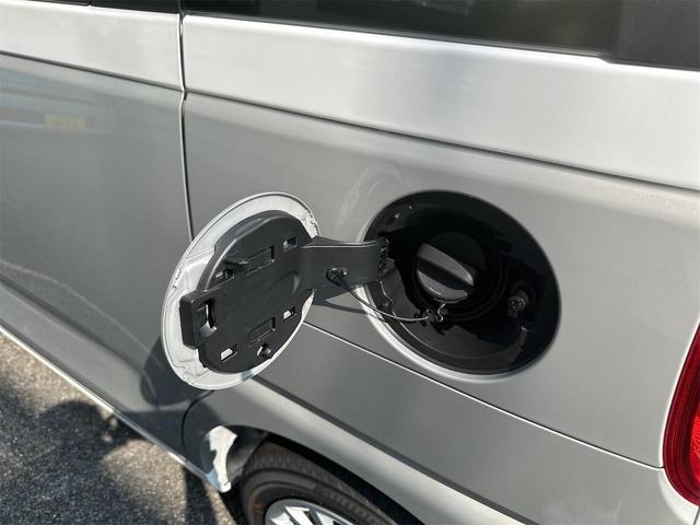 ムーヴキャンバス ストライプスＸ　衝突被害軽減ブレーキ　横滑り防止機能　コーナーセンサー　エアコン　衝突安全ボディ　オートハイビーム　オートライト　ベンチシート　パワーウインドウ　盗難防止システム　パワーステアリング　ＡＢＳ（17枚目）