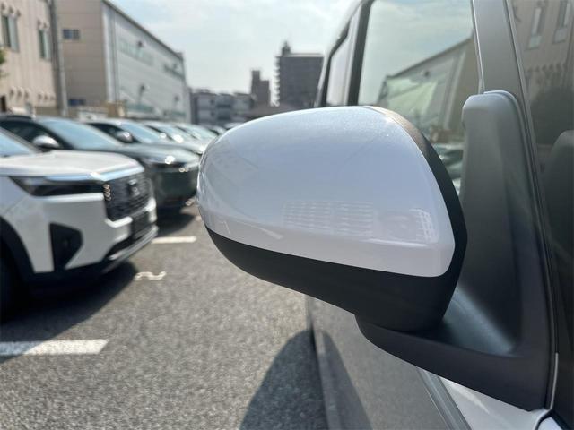 ムーヴキャンバス ストライプスＸ　衝突被害軽減ブレーキ　横滑り防止機能　コーナーセンサー　エアコン　衝突安全ボディ　オートハイビーム　オートライト　ベンチシート　パワーウインドウ　盗難防止システム　パワーステアリング　ＡＢＳ（34枚目）