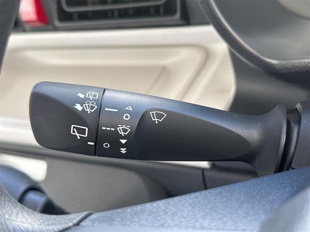 ムーヴキャンバス ストライプスＸ　衝突被害軽減ブレーキ　横滑り防止機能　コーナーセンサー　エアコン　衝突安全ボディ　オートハイビーム　オートライト　ベンチシート　パワーウインドウ　盗難防止システム　パワーステアリング　ＡＢＳ（50枚目）