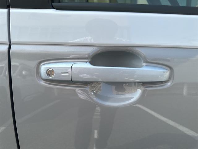 ムーヴキャンバス ストライプスＸ　衝突被害軽減ブレーキ　横滑り防止機能　コーナーセンサー　エアコン　衝突安全ボディ　オートハイビーム　オートライト　ベンチシート　パワーウインドウ　盗難防止システム　パワーステアリング　ＡＢＳ（11枚目）