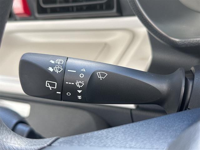 ムーヴキャンバス ストライプスＸ　衝突被害軽減ブレーキ　横滑り防止機能　コーナーセンサー　エアコン　衝突安全ボディ　オートハイビーム　オートライト　ベンチシート　パワーウインドウ　盗難防止システム　パワーステアリング　ＡＢＳ（14枚目）