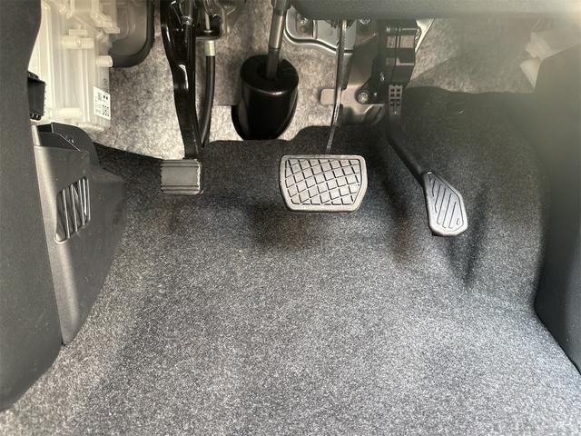 ムーヴキャンバス ストライプスＸ　衝突被害軽減ブレーキ　横滑り防止機能　コーナーセンサー　エアコン　衝突安全ボディ　オートハイビーム　オートライト　ベンチシート　パワーウインドウ　盗難防止システム　パワーステアリング　ＡＢＳ（35枚目）