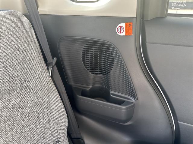 ムーヴキャンバス ストライプスＸ　衝突被害軽減ブレーキ　横滑り防止機能　コーナーセンサー　エアコン　衝突安全ボディ　オートハイビーム　オートライト　ベンチシート　パワーウインドウ　盗難防止システム　パワーステアリング　ＡＢＳ（62枚目）